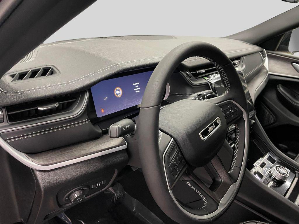 new 2025 Jeep Grand Cherokee car, priced at $50,224