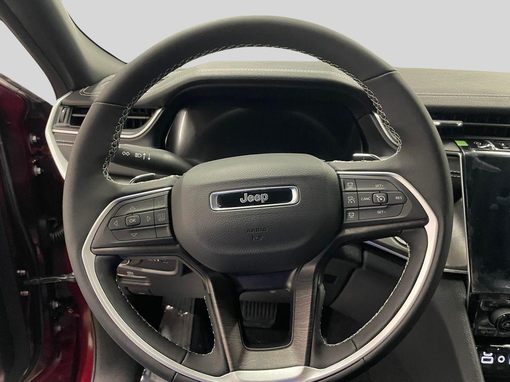 new 2025 Jeep Grand Cherokee car, priced at $50,224