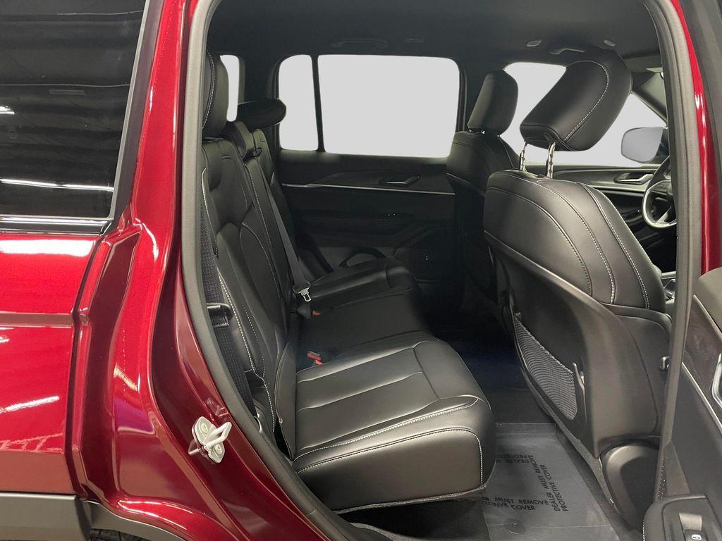 new 2025 Jeep Grand Cherokee car, priced at $50,224