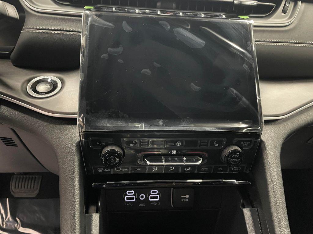 new 2025 Jeep Grand Cherokee car, priced at $50,224