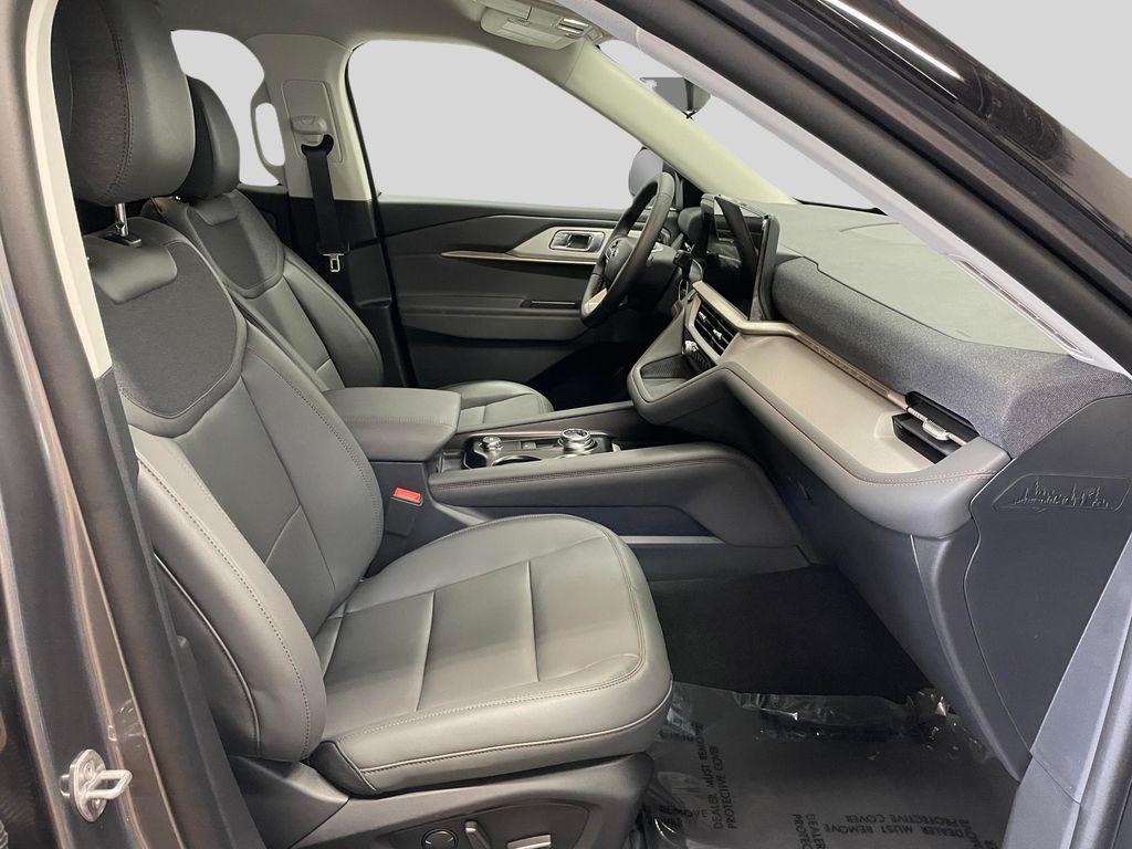 new 2025 Ford Explorer car, priced at $46,951