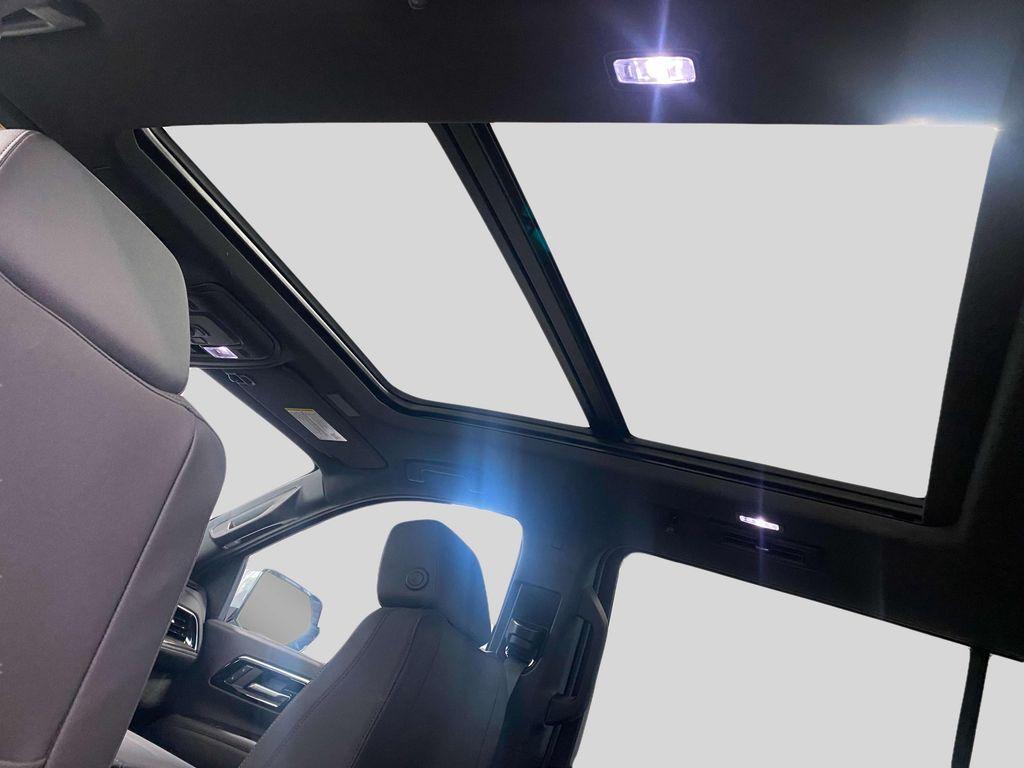 new 2025 Chevrolet Suburban car, priced at $75,749