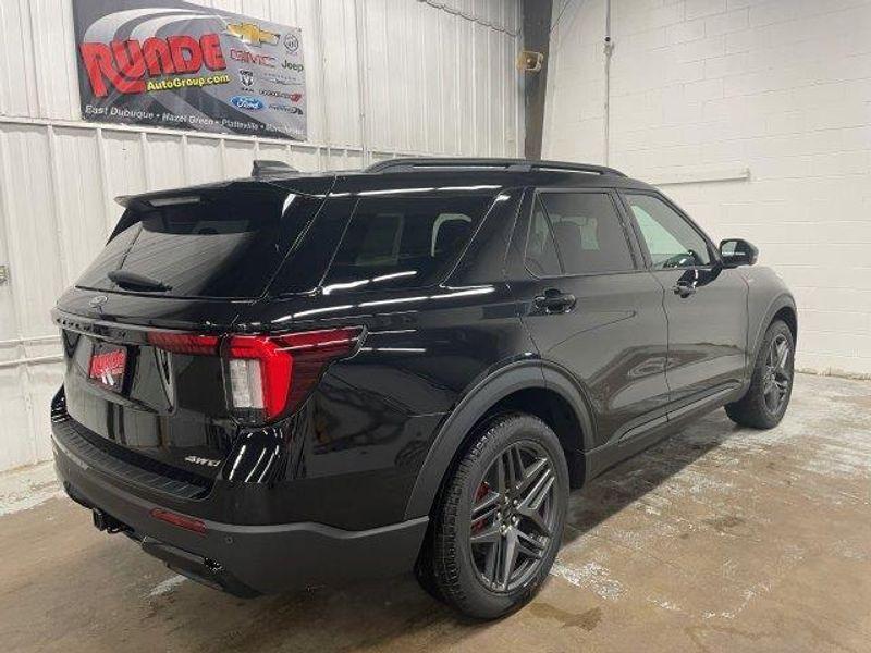 new 2025 Ford Explorer car, priced at $52,740