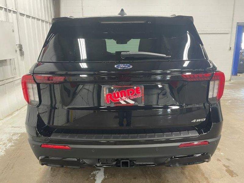 new 2025 Ford Explorer car, priced at $52,740