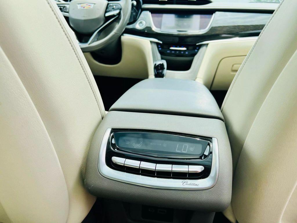 used 2020 Cadillac XT6 car, priced at $28,890
