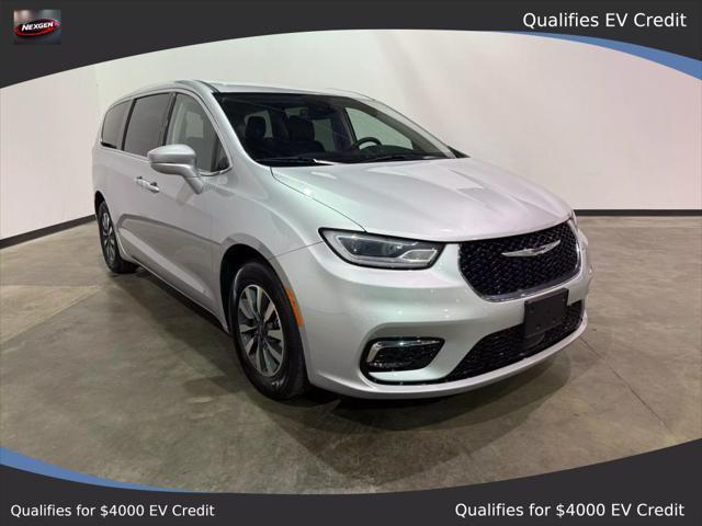 used 2022 Chrysler Pacifica Hybrid car, priced at $24,500