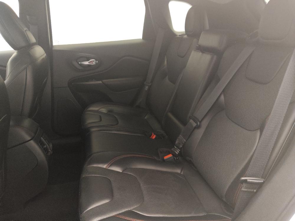 used 2020 Jeep Cherokee car, priced at $22,095