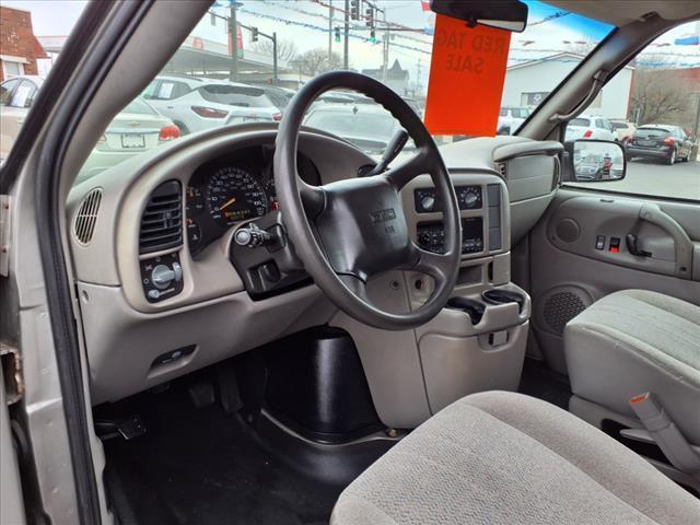 used 2005 GMC Safari car, priced at $6,900