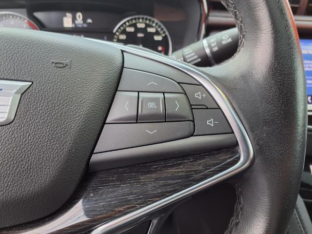 used 2022 Cadillac XT5 car, priced at $35,900