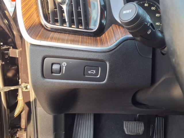 used 2021 Volvo XC60 car, priced at $22,900