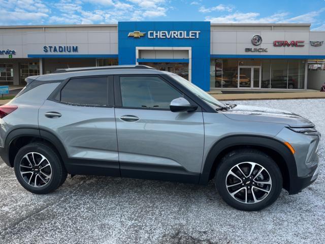 new 2025 Chevrolet TrailBlazer car, priced at $28,525