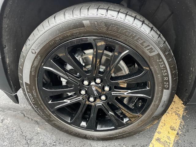 used 2023 GMC Acadia car, priced at $27,900