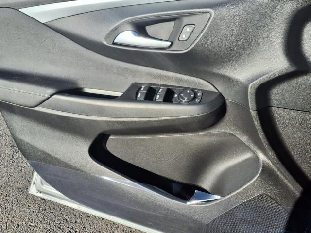 new 2025 Buick Envista car, priced at $25,690