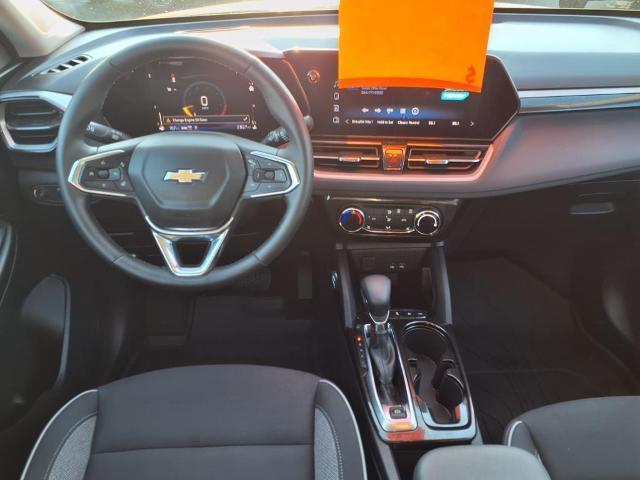 used 2025 Chevrolet TrailBlazer car, priced at $27,900