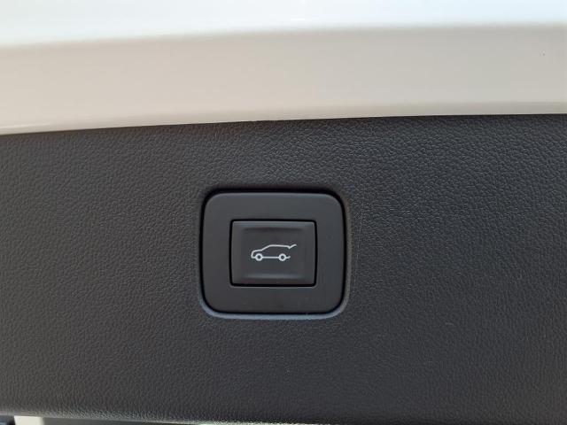 new 2025 Buick Envista car, priced at $27,280