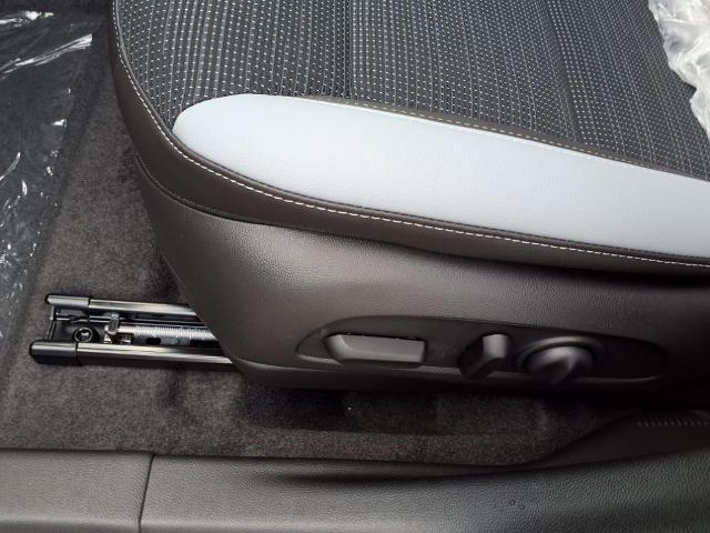 new 2025 Buick Envista car, priced at $26,850