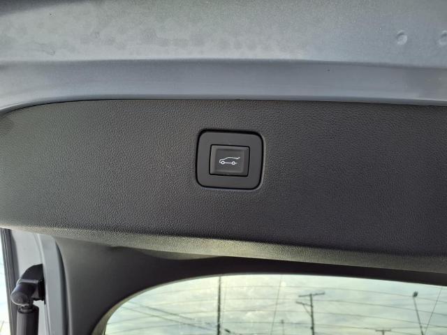 new 2025 Buick Envista car, priced at $29,945