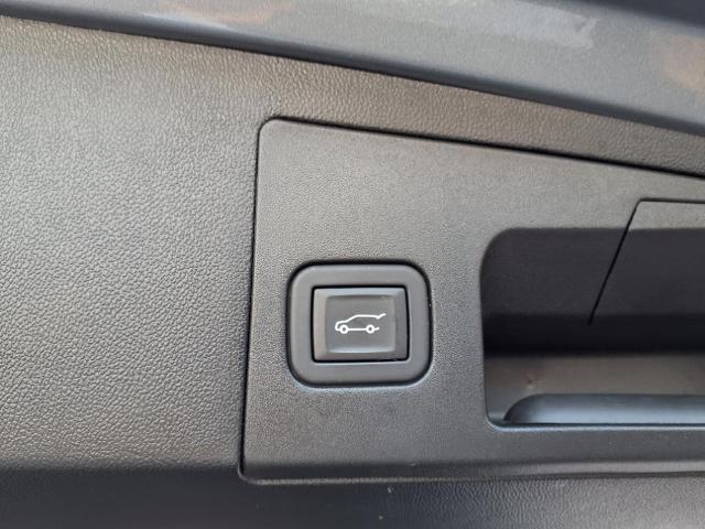 used 2023 Cadillac XT5 car, priced at $35,900
