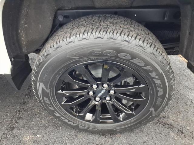 used 2022 GMC Canyon car, priced at $30,900