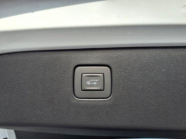 new 2025 Buick Envista car, priced at $26,239