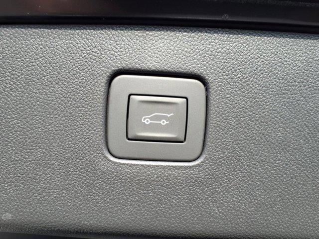 new 2025 Buick Envista car, priced at $28,025