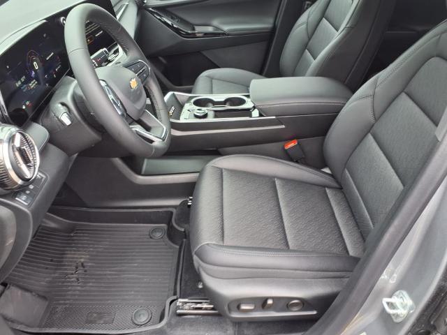 new 2026 Chevrolet Equinox car, priced at $32,340