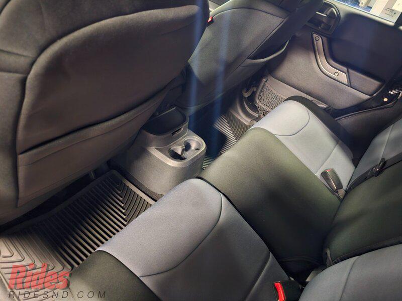 used 2015 Jeep Wrangler Unlimited car, priced at $17,900