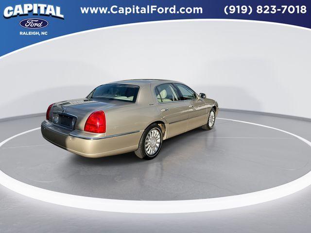 used 2004 Lincoln Town Car car, priced at $9,975