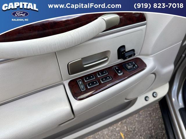 used 2004 Lincoln Town Car car, priced at $9,975