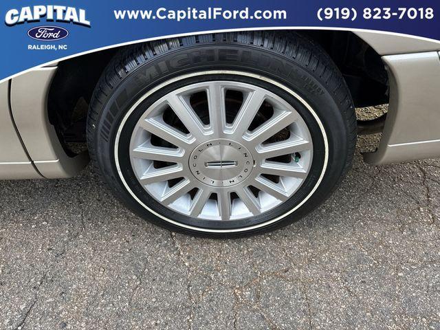 used 2004 Lincoln Town Car car, priced at $9,975