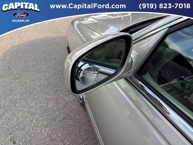 used 2004 Lincoln Town Car car, priced at $9,975