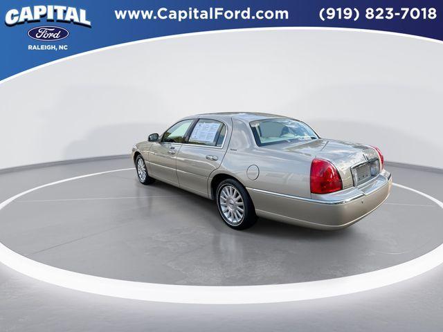 used 2004 Lincoln Town Car car, priced at $9,975