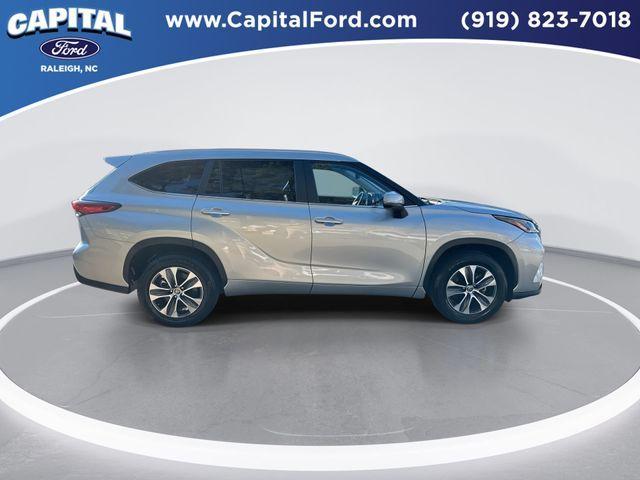 used 2023 Toyota Highlander car, priced at $34,545