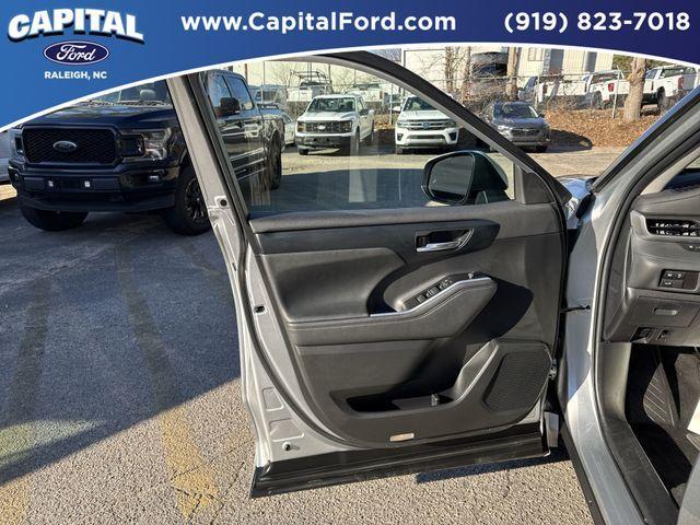 used 2023 Toyota Highlander car, priced at $33,975