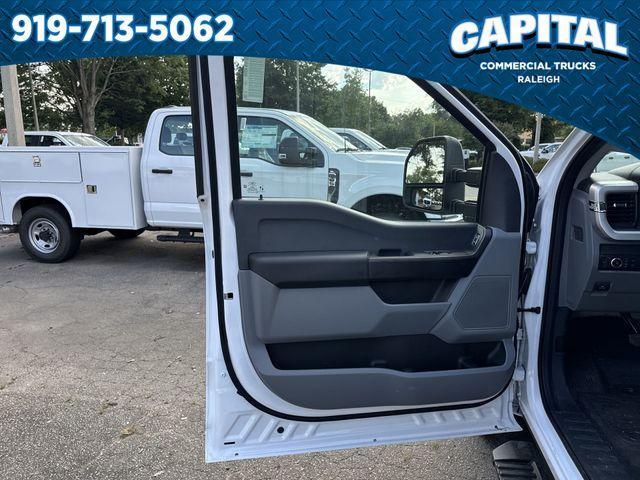 new 2025 Ford F-250 car, priced at $63,853