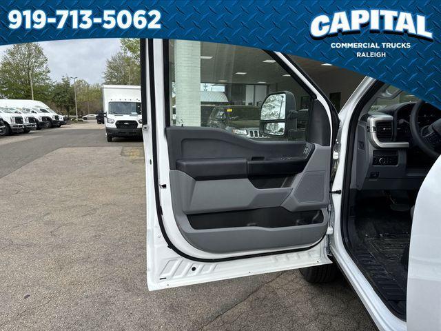 new 2025 Ford F-250 car, priced at $61,360
