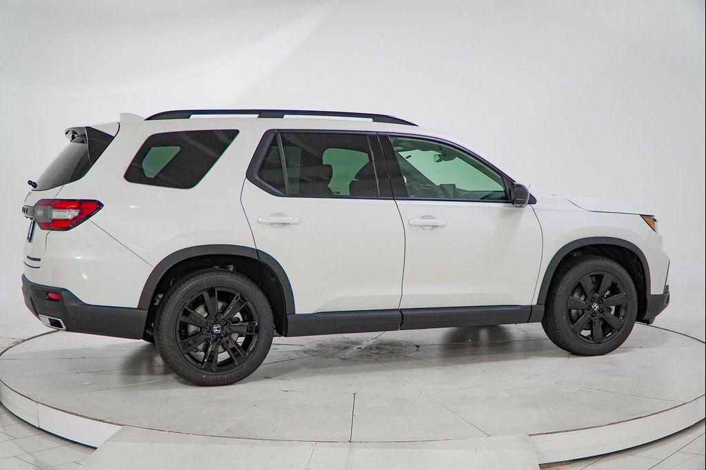 new 2025 Honda Pilot car, priced at $51,781
