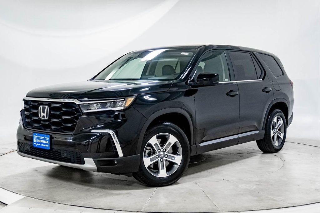 new 2025 Honda Pilot car, priced at $45,268