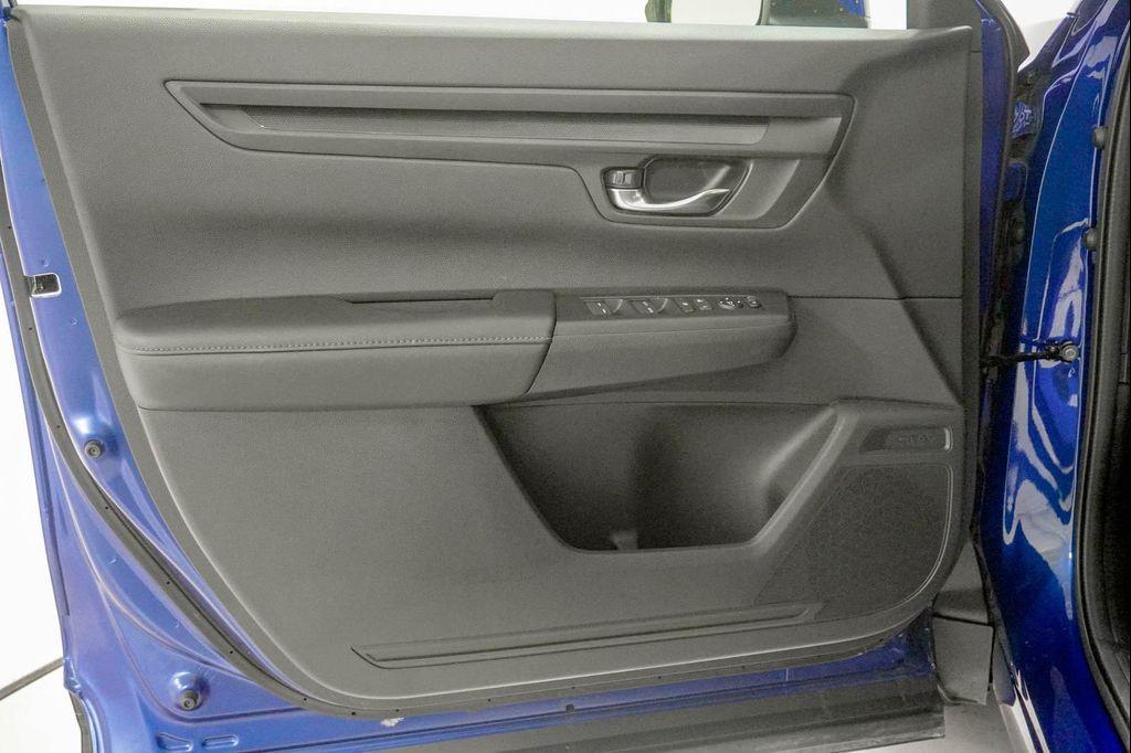 used 2025 Honda CR-V car, priced at $30,548