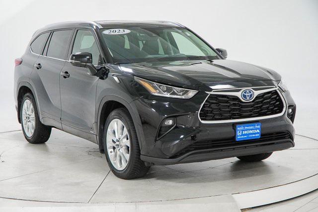 used 2022 Toyota Highlander Hybrid car, priced at $44,434