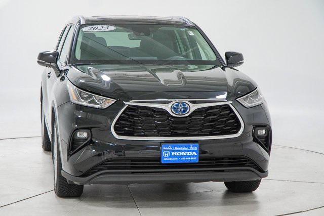 used 2022 Toyota Highlander Hybrid car, priced at $44,434