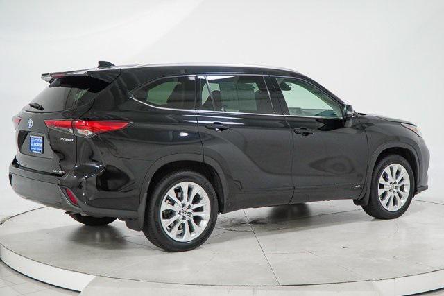 used 2022 Toyota Highlander Hybrid car, priced at $44,434