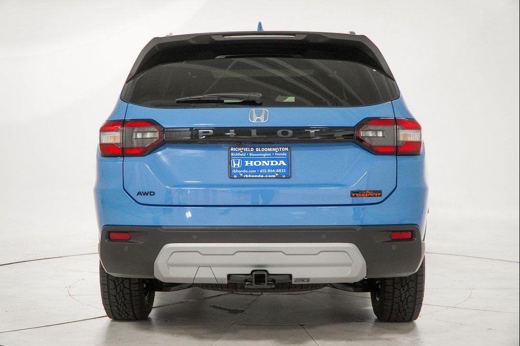 new 2025 Honda Pilot car, priced at $48,059