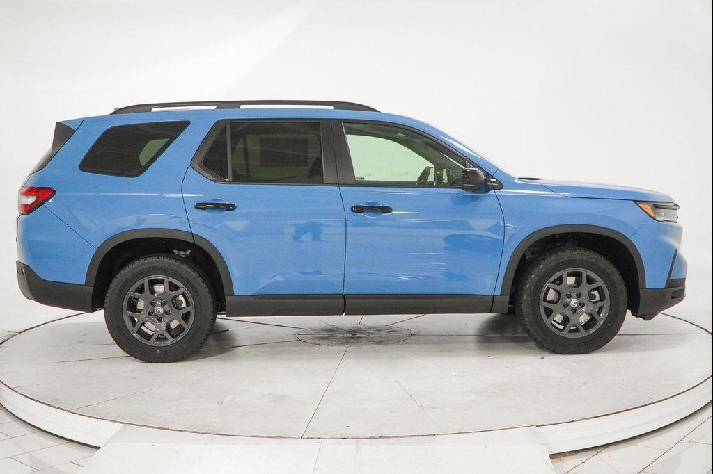 new 2025 Honda Pilot car, priced at $48,059
