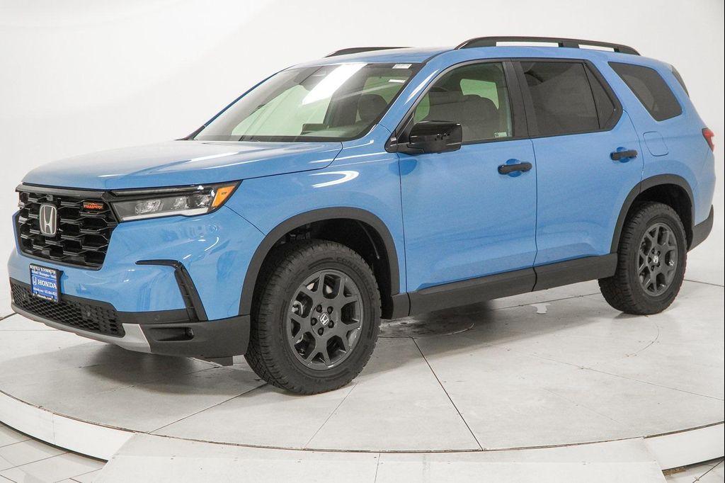 new 2025 Honda Pilot car, priced at $48,059