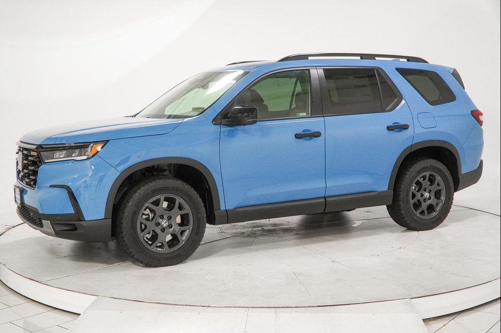new 2025 Honda Pilot car, priced at $48,059