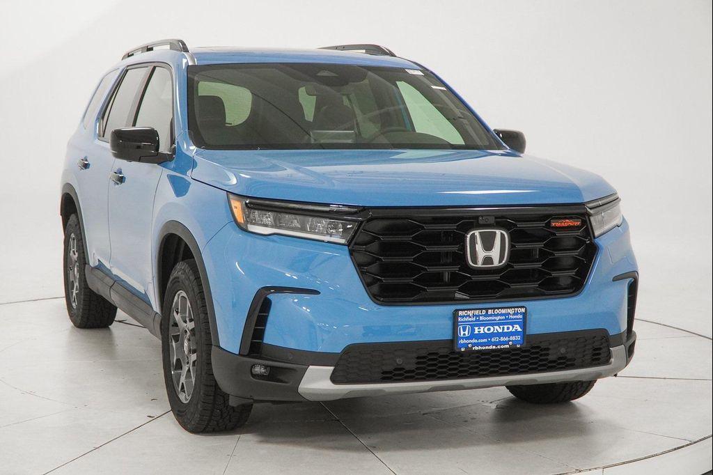new 2025 Honda Pilot car, priced at $48,059