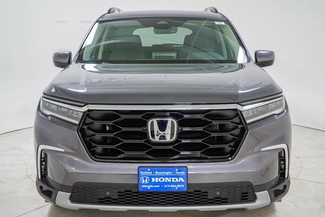 new 2025 Honda Pilot car, priced at $47,177