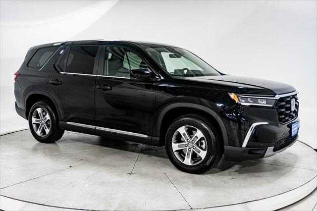 new 2025 Honda Pilot car, priced at $44,223