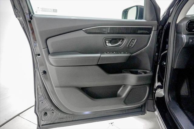 new 2025 Honda Pilot car, priced at $50,177